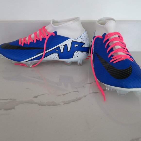 nike air zoom  mercurial soccer cleats  white and blue with black nike symbol - Picture 2 of 12